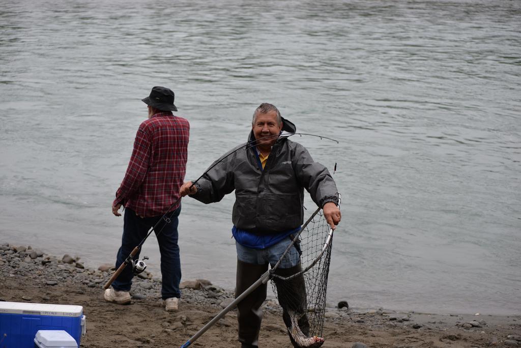 Salmon Catcher Lodge Кенай Екстериор снимка