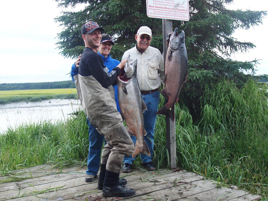 Salmon Catcher Lodge Кенай Екстериор снимка